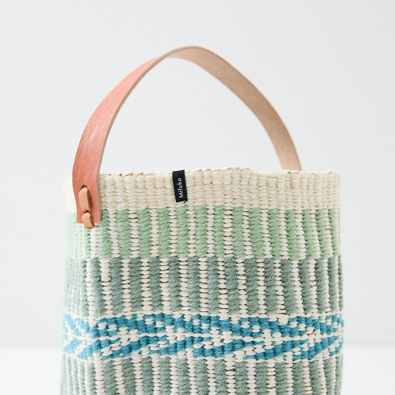 Pamba basket with handle | Light green pattern weave S