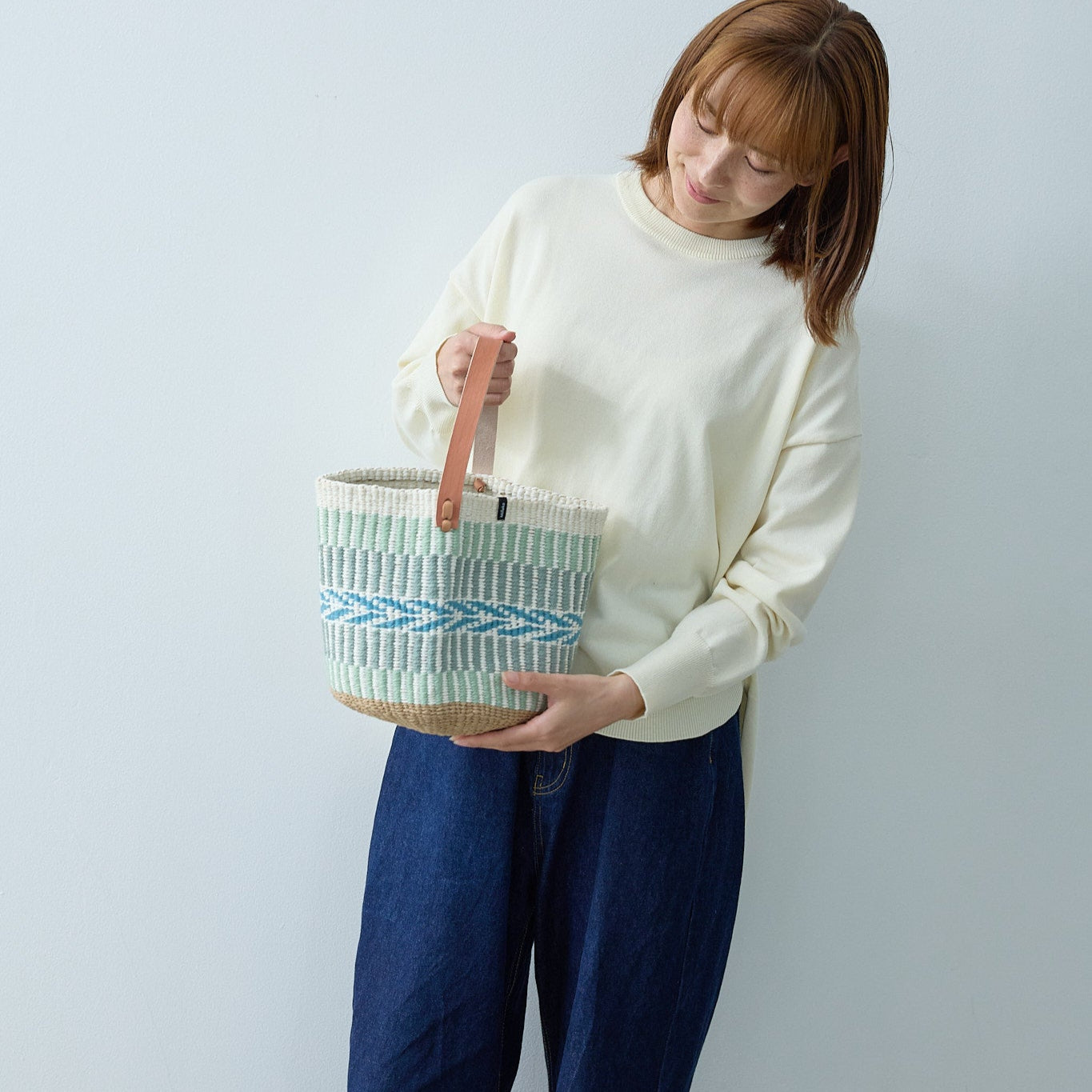 Pamba basket with handle | Light green pattern weave S