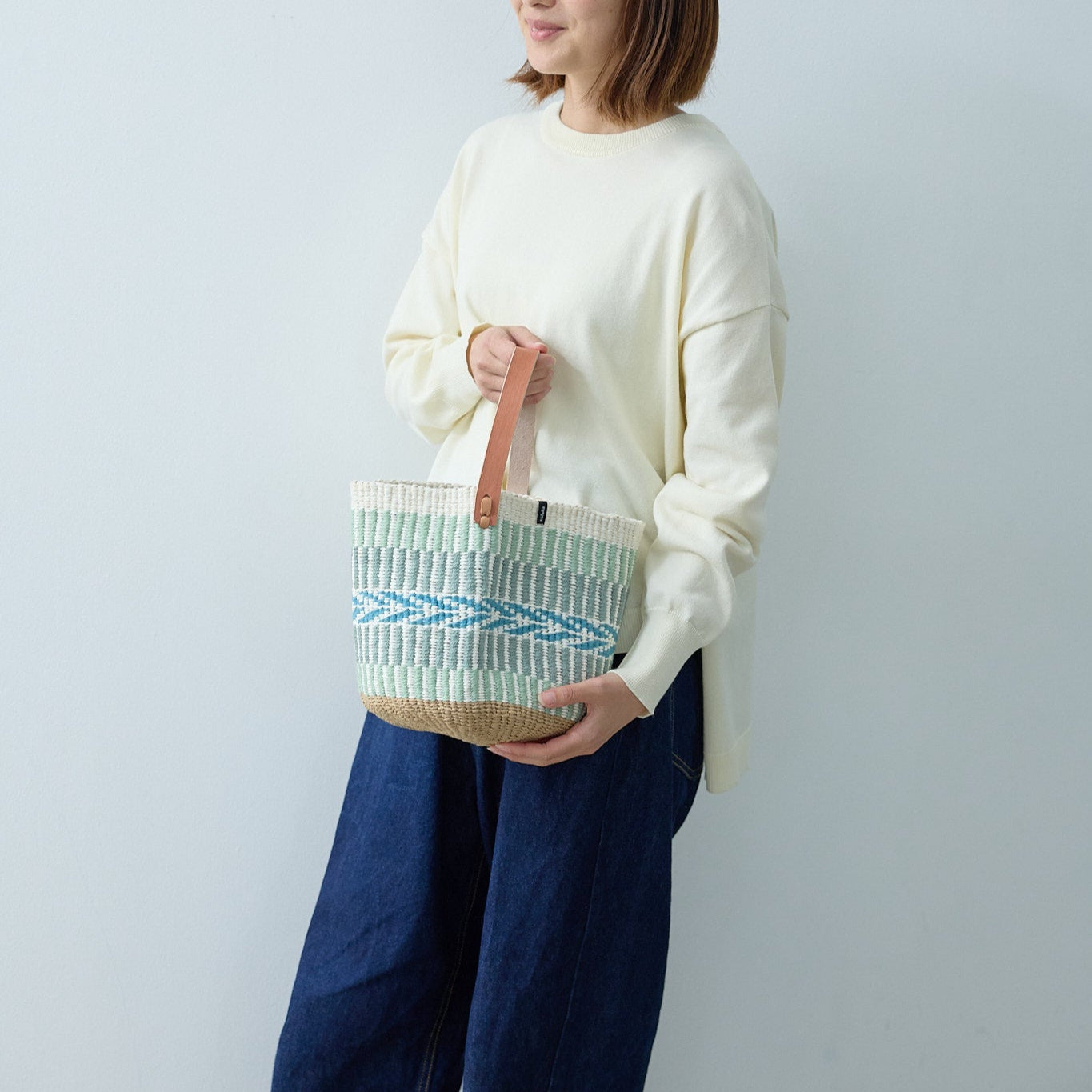 Pamba basket with handle | Light green pattern weave S