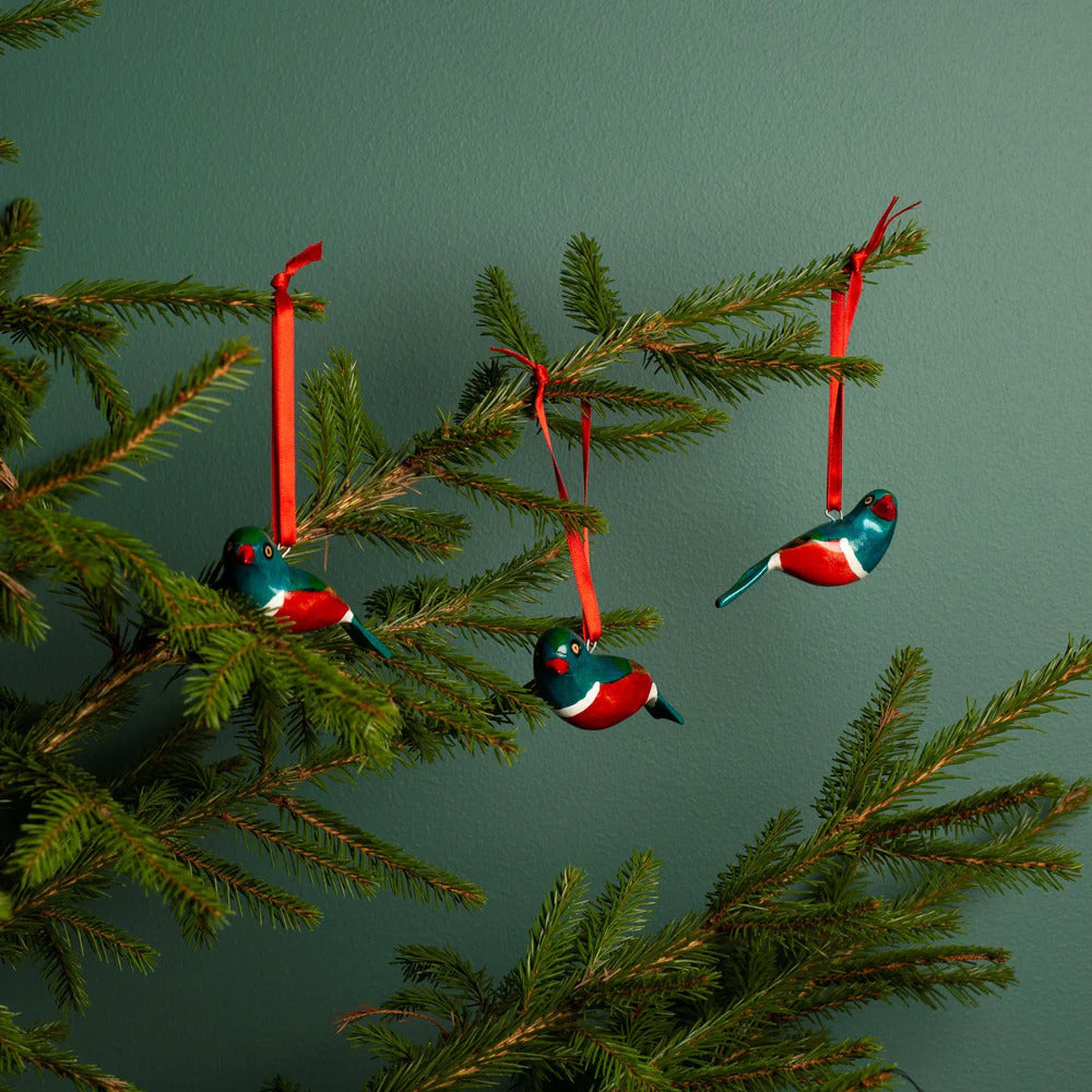 Wooden ornament | Superb starling(ツキノワテリムク)