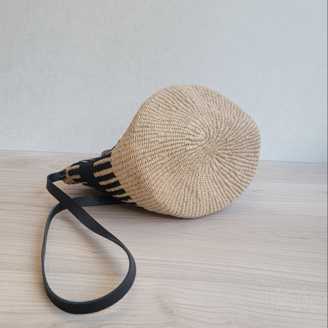 Pamba crossbody basket bag | Black rib weave S