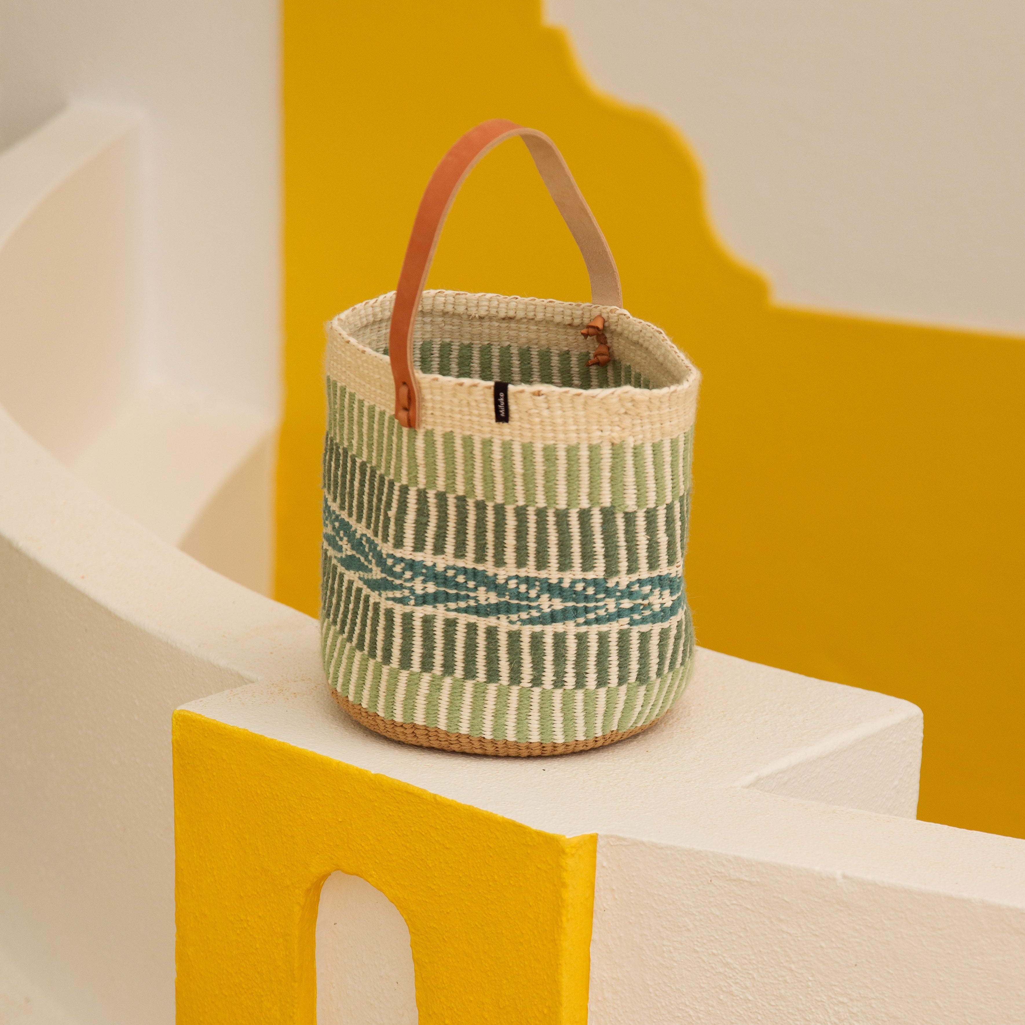 Pamba basket with handle | Light green pattern weave S