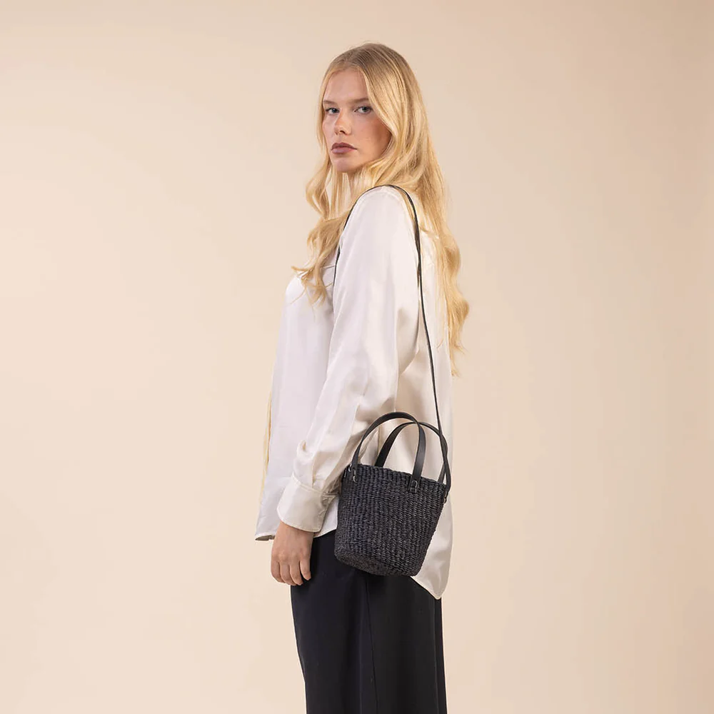 Kiondo crossbody basket bag | Black XS