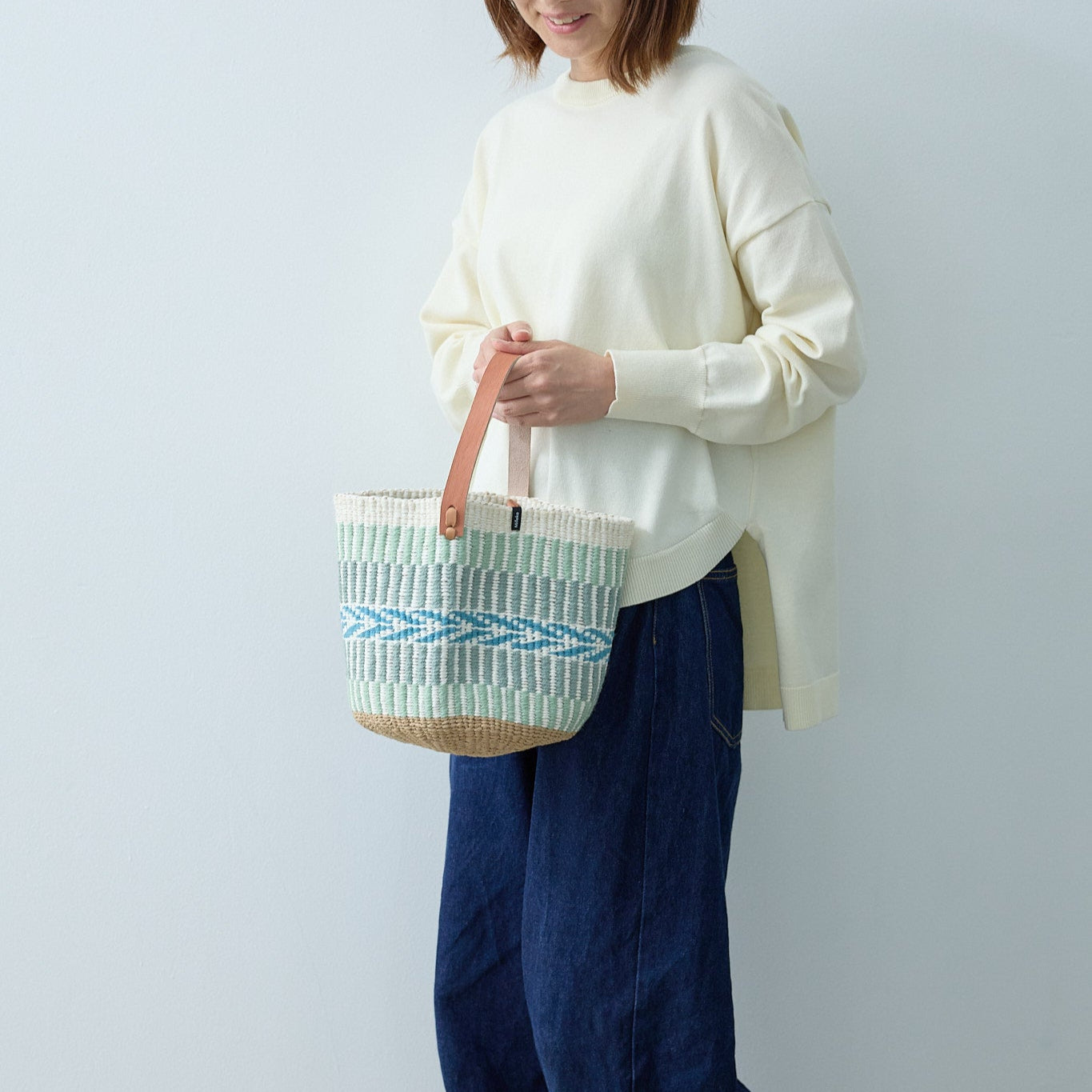 Pamba basket with handle | Light green pattern weave S