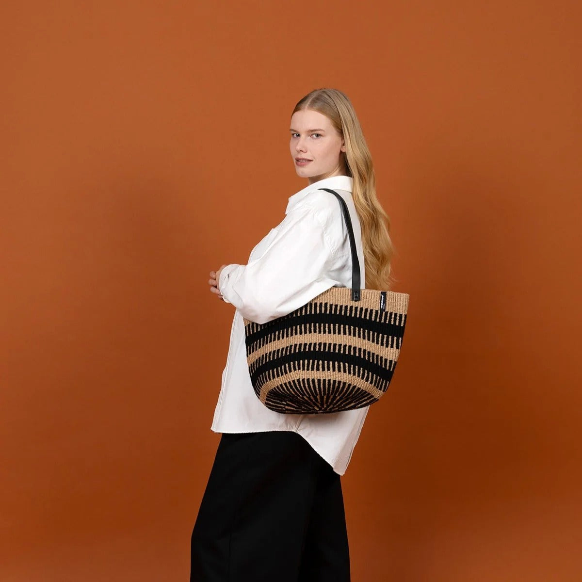Pamba Shopper basket | Black rib weave M