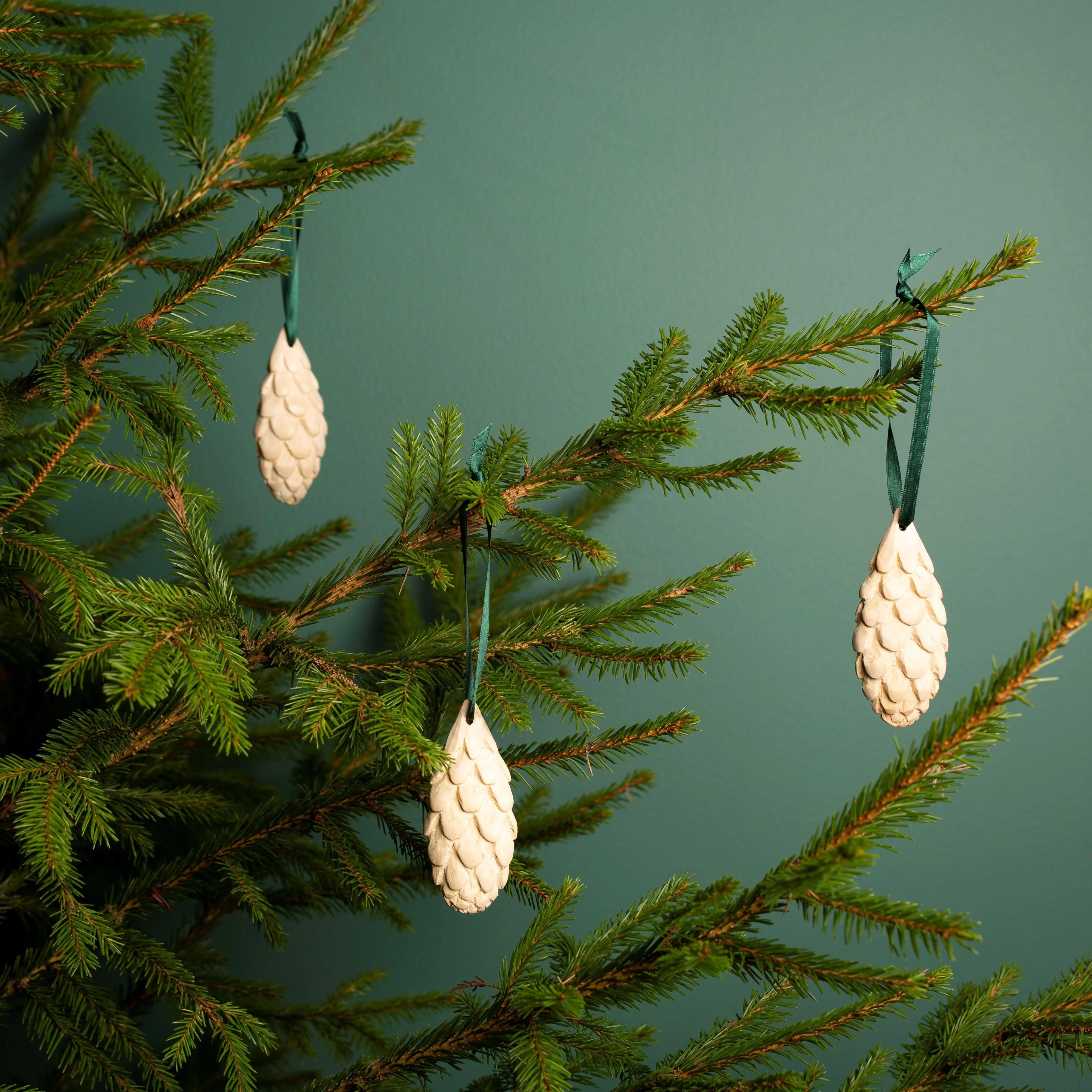 Wooden ornament | Spruce cone（マツボックリ）